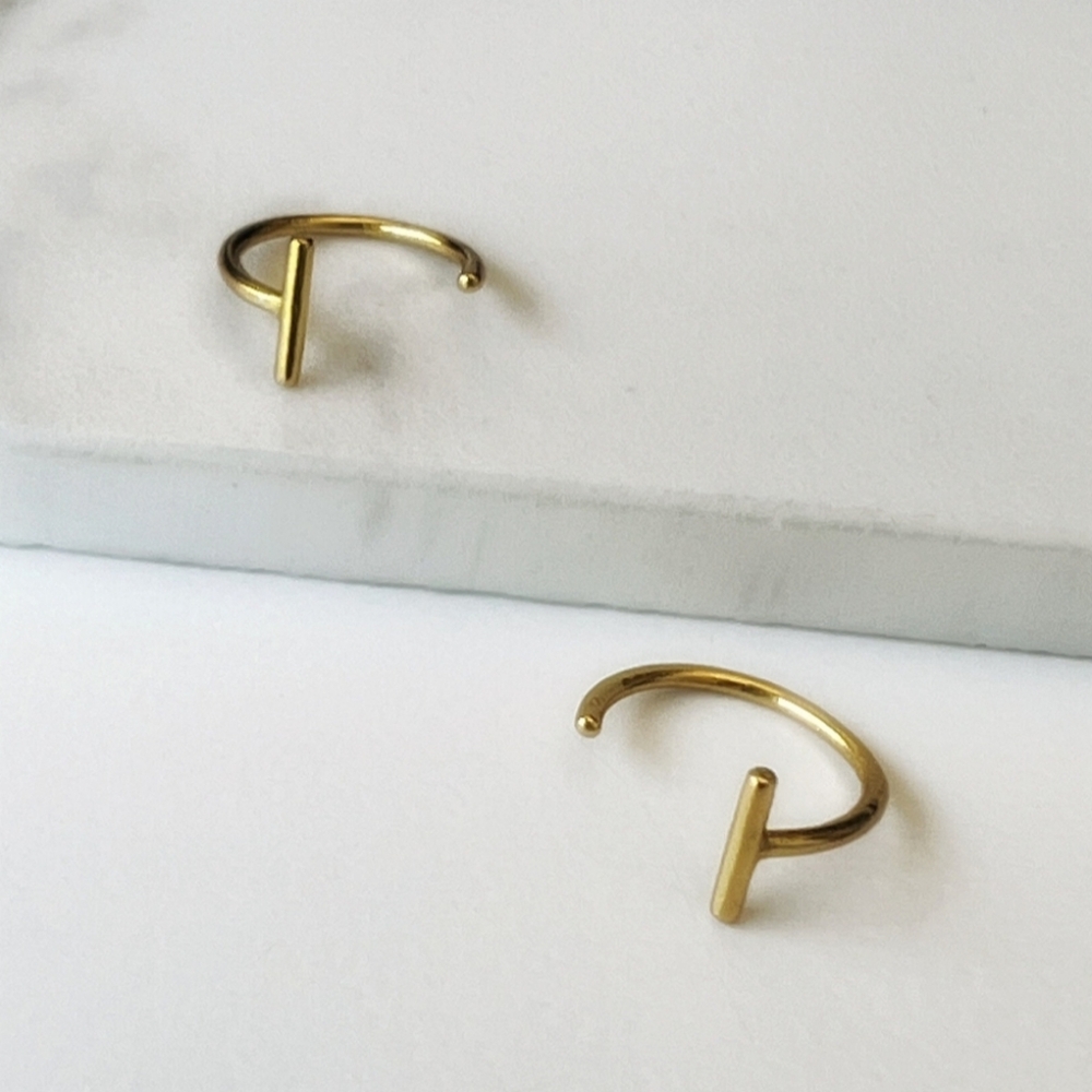 2 Fake Lip Rings - Picture 4 of 6